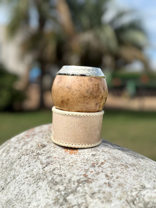 Kit Mate Torpedo - Boquilla de alpaca cincelada + posa mate bordado en tiento.